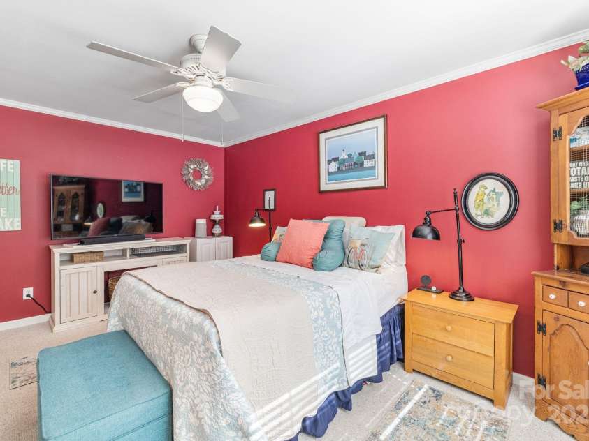 331 Waterway Drive, Lexington, NC 27292.  MLS# CAR4270024, YatesRealty ID 21451. 