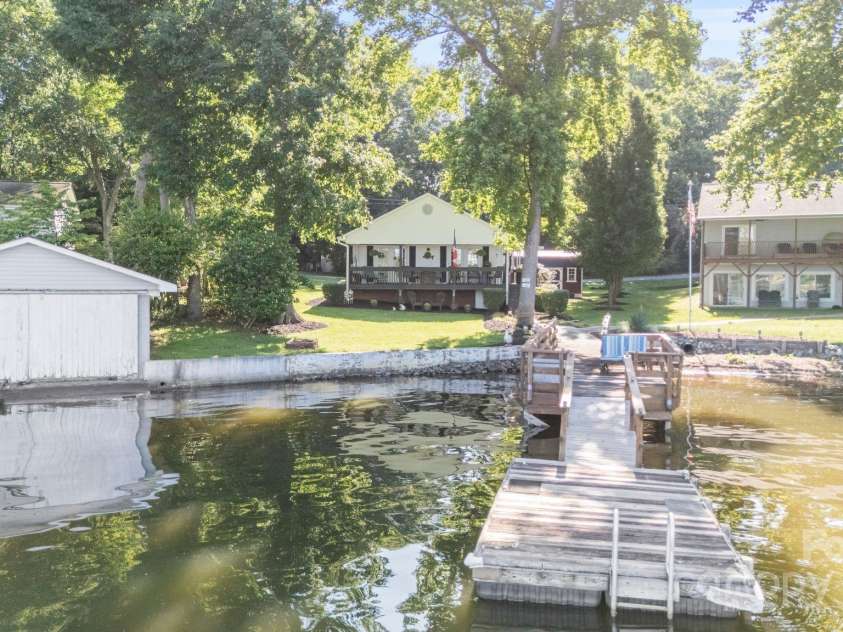 331 Waterway Drive, Lexington, NC 27292.  MLS# CAR4270024, YatesRealty ID 21451. Shared Pier