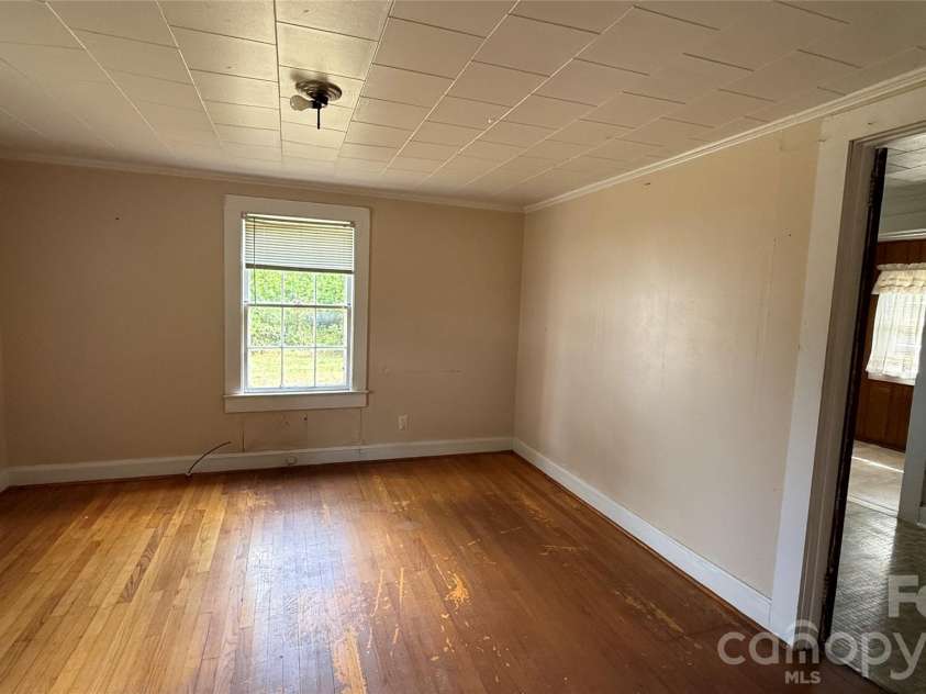 1717 Shelby Road, Kings Mountain, NC 28086.  MLS# CAR4380083, YatesRealty ID 21452. 