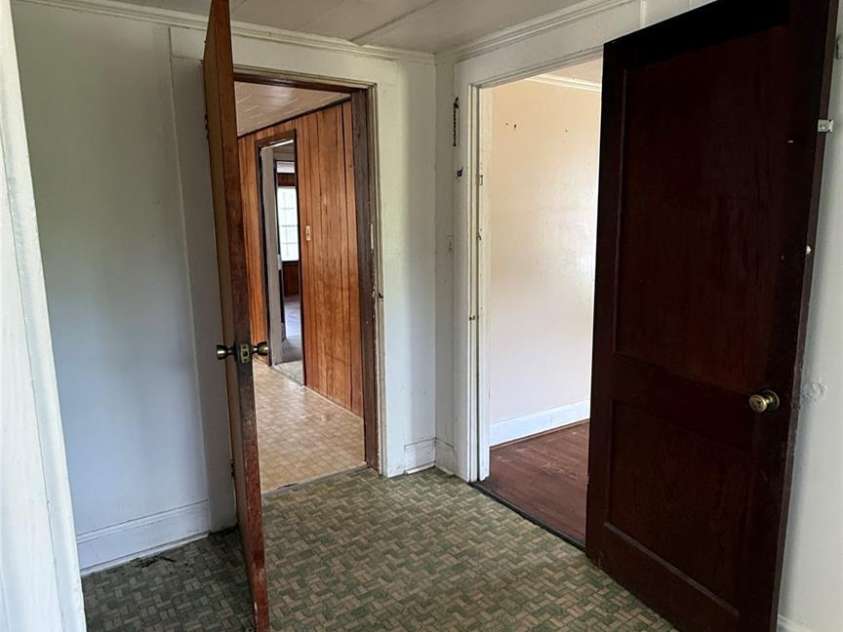 1717 Shelby Road, Kings Mountain, NC 28086.  MLS# CAR4380083, YatesRealty ID 21452. 