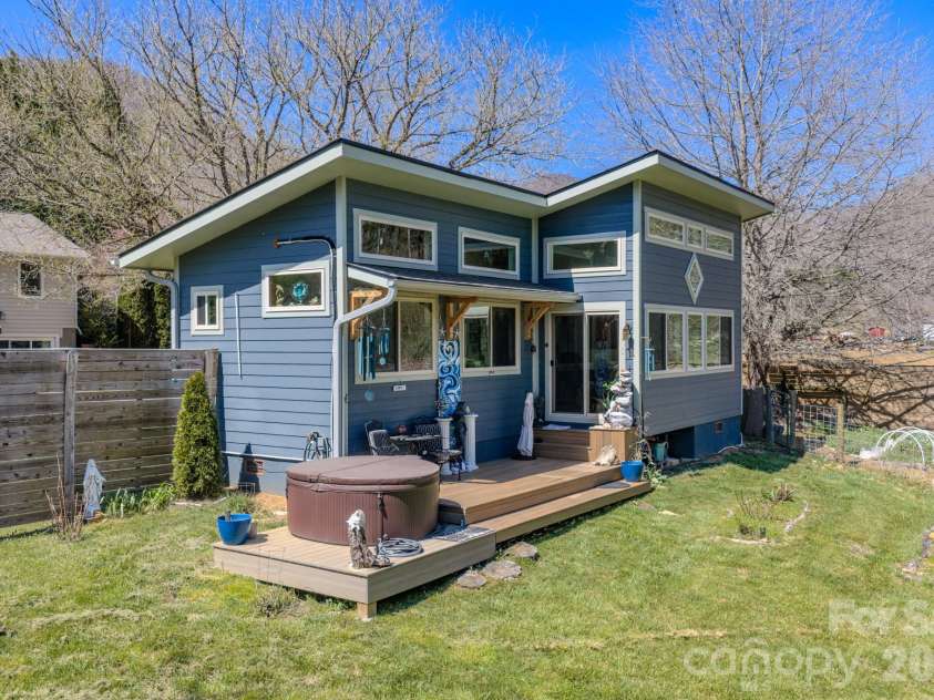 3 Taproot Trail, Barnardsville, NC 28709.  MLS# CAR4361662, YatesRealty ID 21454. 