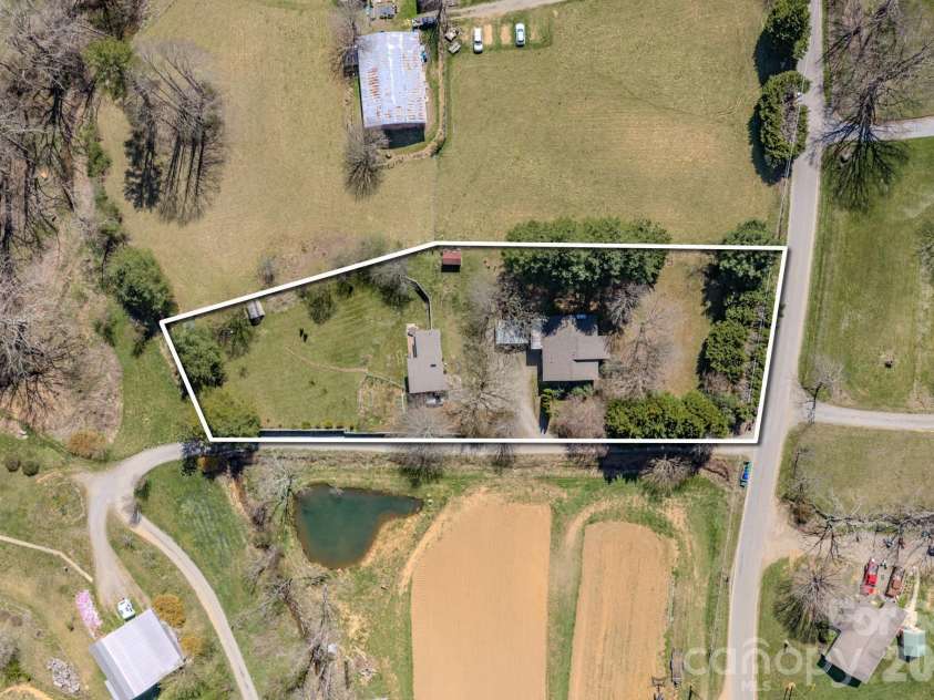 3 Taproot Trail, Barnardsville, NC 28709.  MLS# CAR4361662, YatesRealty ID 21454. Approximate property lines