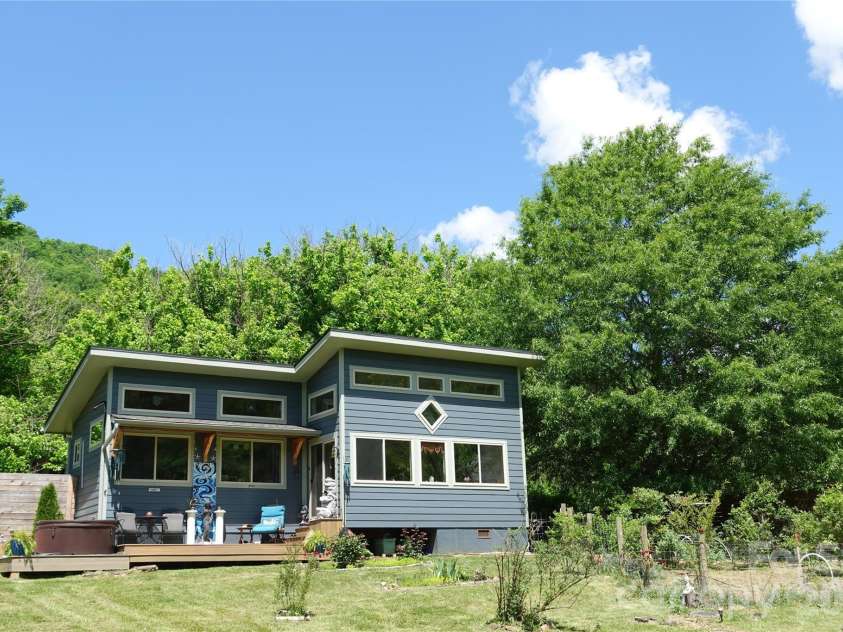 3 Taproot Trail, Barnardsville, NC 28709.  MLS# CAR4361662, YatesRealty ID 21454. Back of Finished Accessory Structure Studio