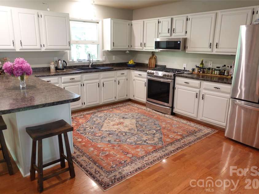 3 Taproot Trail, Barnardsville, NC 28709.  MLS# CAR4361662, YatesRealty ID 21454. Kitchen