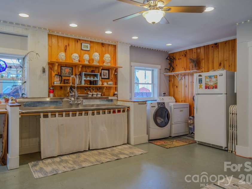 3 Taproot Trail, Barnardsville, NC 28709.  MLS# CAR4361662, YatesRealty ID 21454. Studio area in the downstairs