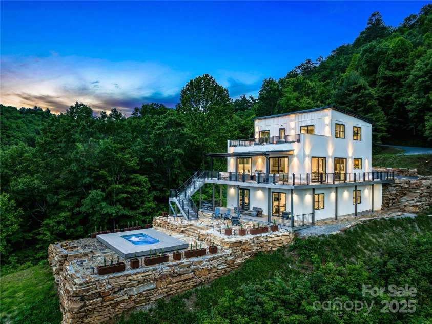 840 Fontana Trace Drive, Almond, NC 28702.  MLS# CAR4264853, YatesRealty ID 21455. 