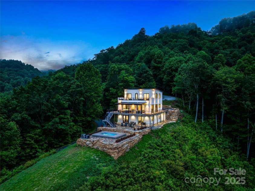 840 Fontana Trace Drive, Almond, NC 28702.  MLS# CAR4264853, YatesRealty ID 21455. 