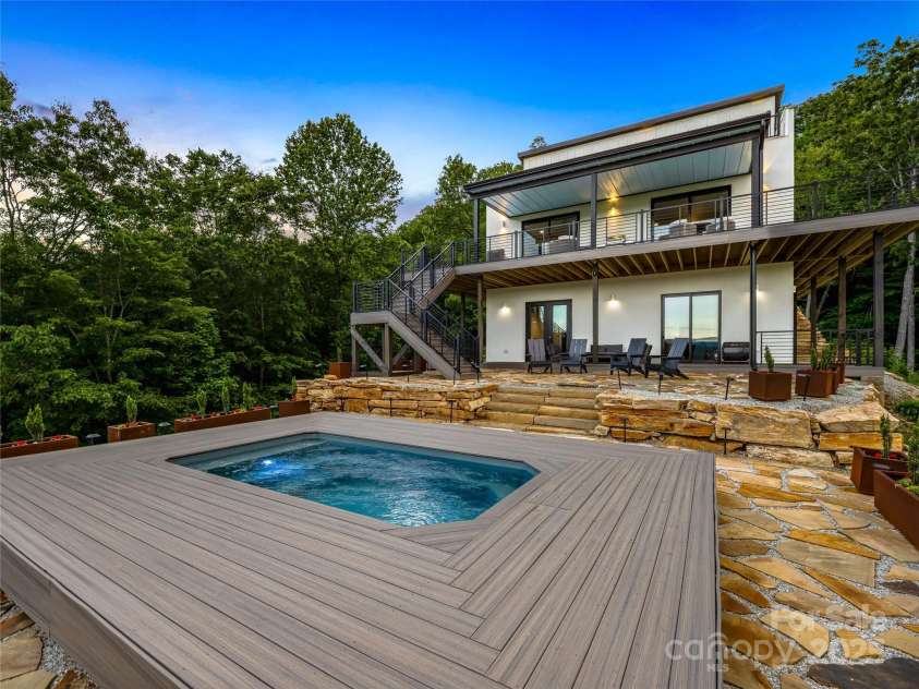 840 Fontana Trace Drive, Almond, NC 28702.  MLS# CAR4264853, YatesRealty ID 21455. 