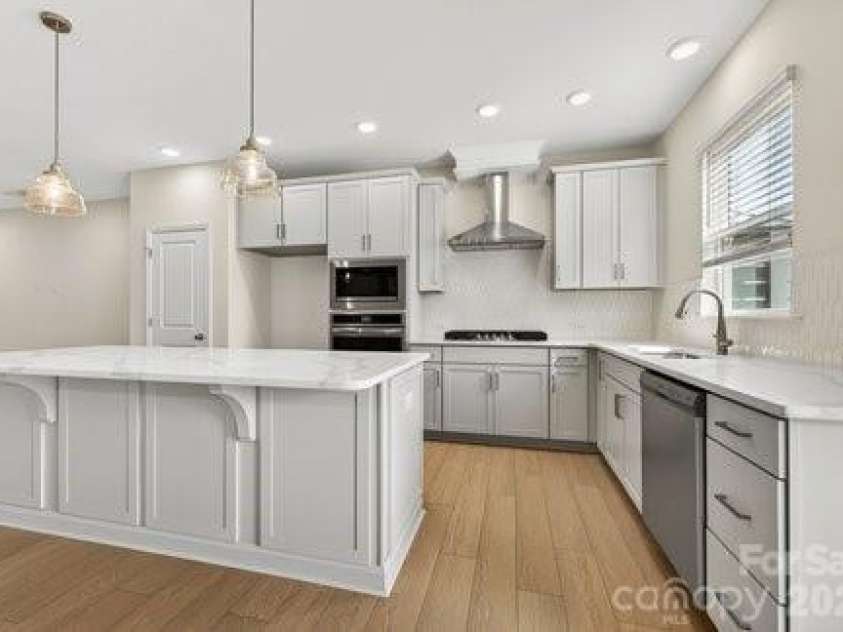 10114 Mamillion Drive, Huntersville, NC 28078.  MLS# CAR4329191, YatesRealty ID 21457. 