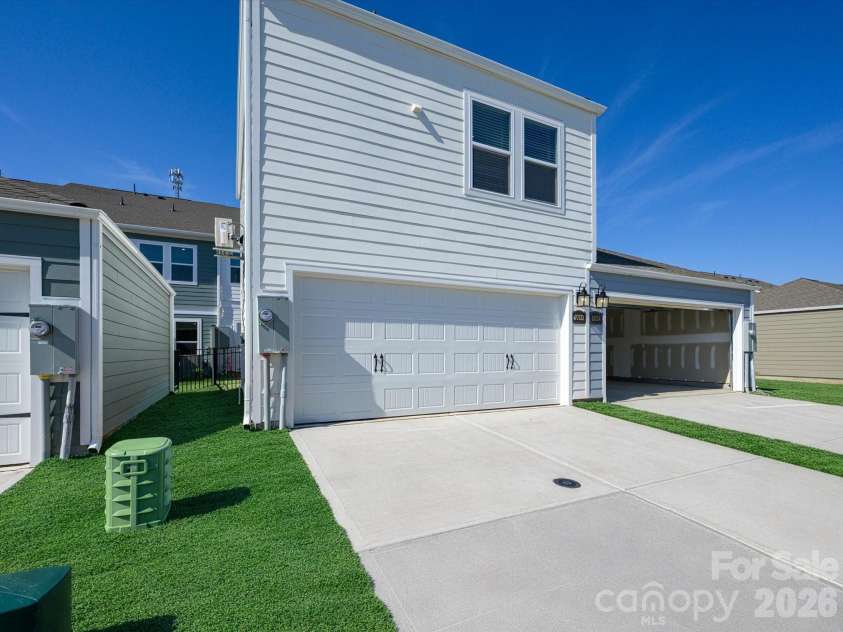 10132 Mamillion Drive, Huntersville, NC 28078.  MLS# CAR4314282, YatesRealty ID 21458. 