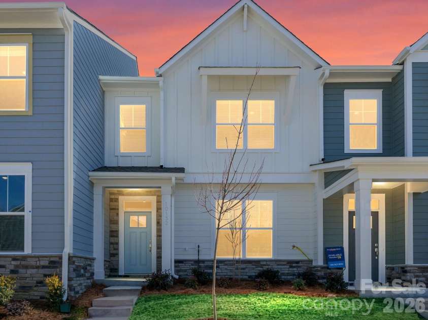10132 Mamillion Drive, Huntersville, NC 28078.  MLS# CAR4314282, YatesRealty ID 21458. 