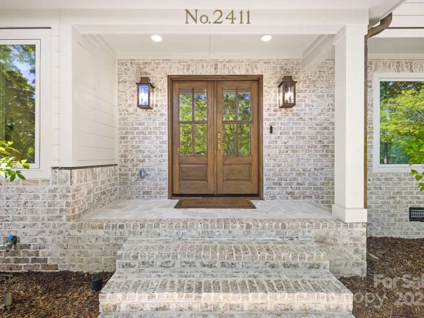 2411 Ainsdale Road, Charlotte, NC 28226.  MLS# CAR4248534, YatesRealty ID 21458. 