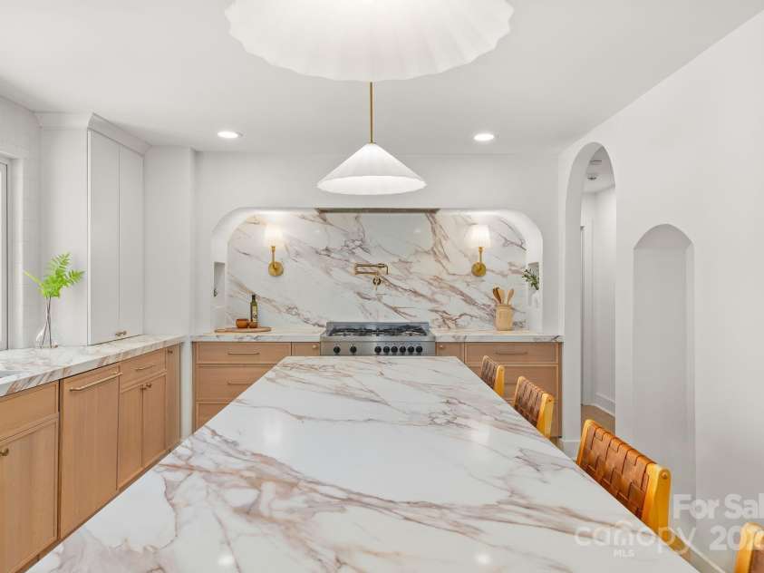 2411 Ainsdale Road, Charlotte, NC 28226.  MLS# CAR4248534, YatesRealty ID 21458. 