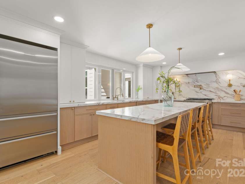 2411 Ainsdale Road, Charlotte, NC 28226.  MLS# CAR4248534, YatesRealty ID 21458. 