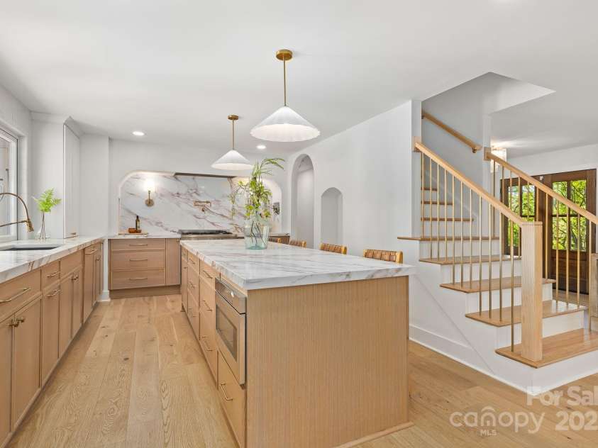 2411 Ainsdale Road, Charlotte, NC 28226.  MLS# CAR4248534, YatesRealty ID 21458. 