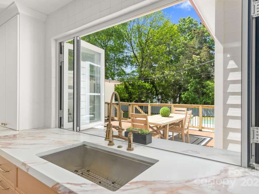 2411 Ainsdale Road, Charlotte, NC 28226.  MLS# CAR4248534, YatesRealty ID 21458. 