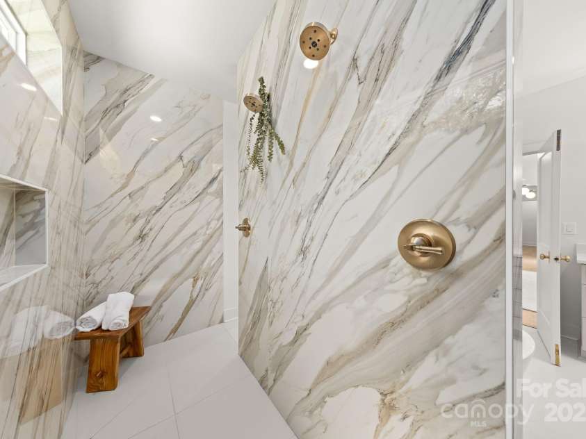 2411 Ainsdale Road, Charlotte, NC 28226.  MLS# CAR4248534, YatesRealty ID 21458. 