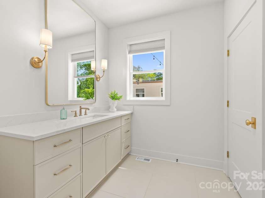 2411 Ainsdale Road, Charlotte, NC 28226.  MLS# CAR4248534, YatesRealty ID 21458. 