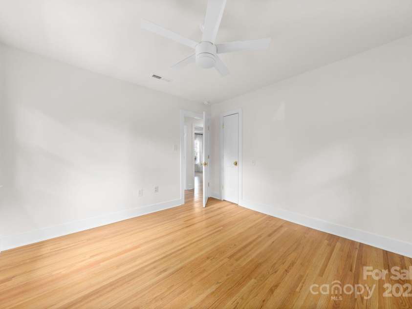 2411 Ainsdale Road, Charlotte, NC 28226.  MLS# CAR4248534, YatesRealty ID 21458. 