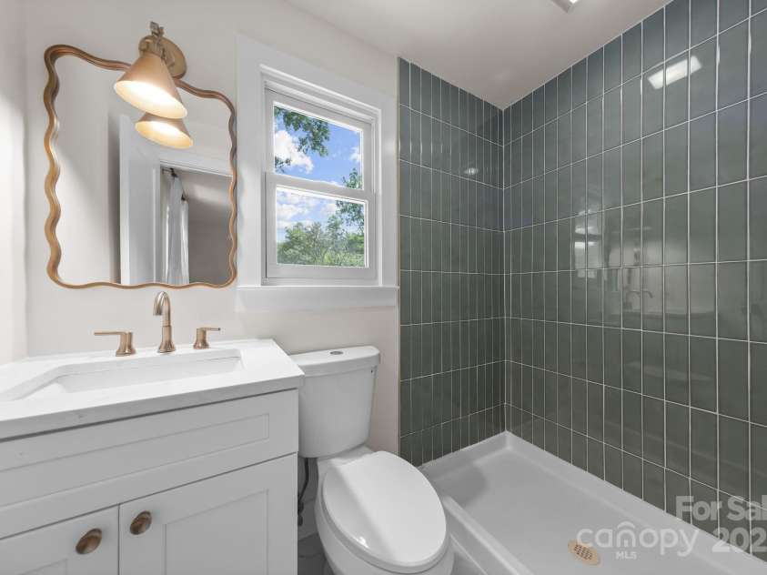 2411 Ainsdale Road, Charlotte, NC 28226.  MLS# CAR4248534, YatesRealty ID 21458. 