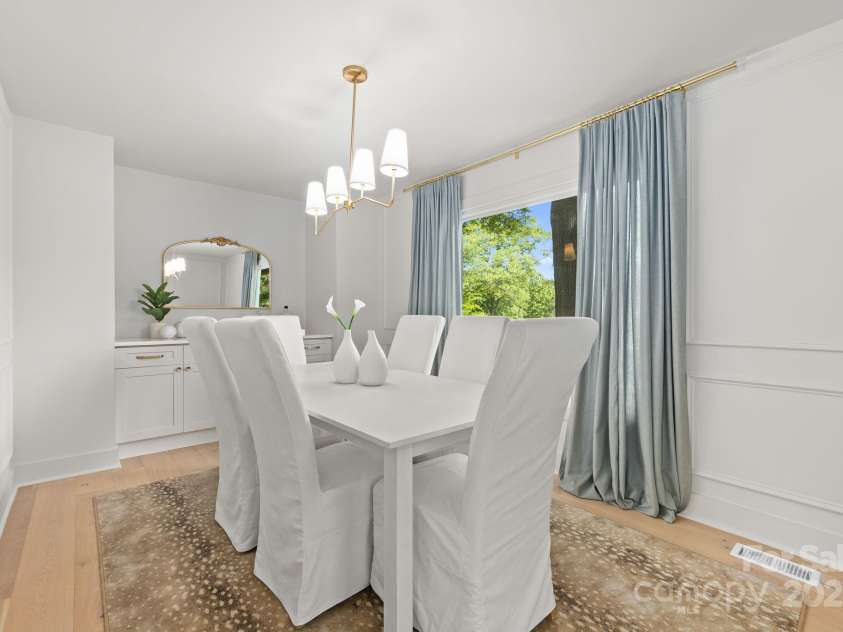 2411 Ainsdale Road, Charlotte, NC 28226.  MLS# CAR4248534, YatesRealty ID 21458. Formal Dining