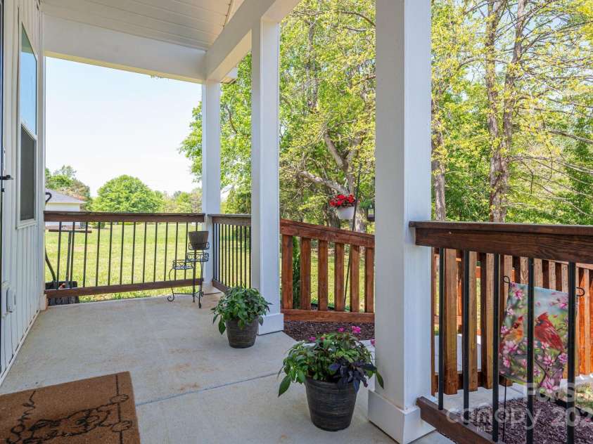 3121 Suffolk Drive, Shelby, NC 28152.  MLS# CAR4248297, YatesRealty ID 21459. 