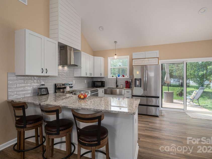 3121 Suffolk Drive, Shelby, NC 28152.  MLS# CAR4248297, YatesRealty ID 21459. 