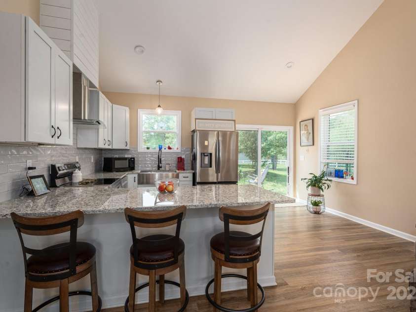 3121 Suffolk Drive, Shelby, NC 28152.  MLS# CAR4248297, YatesRealty ID 21459. 