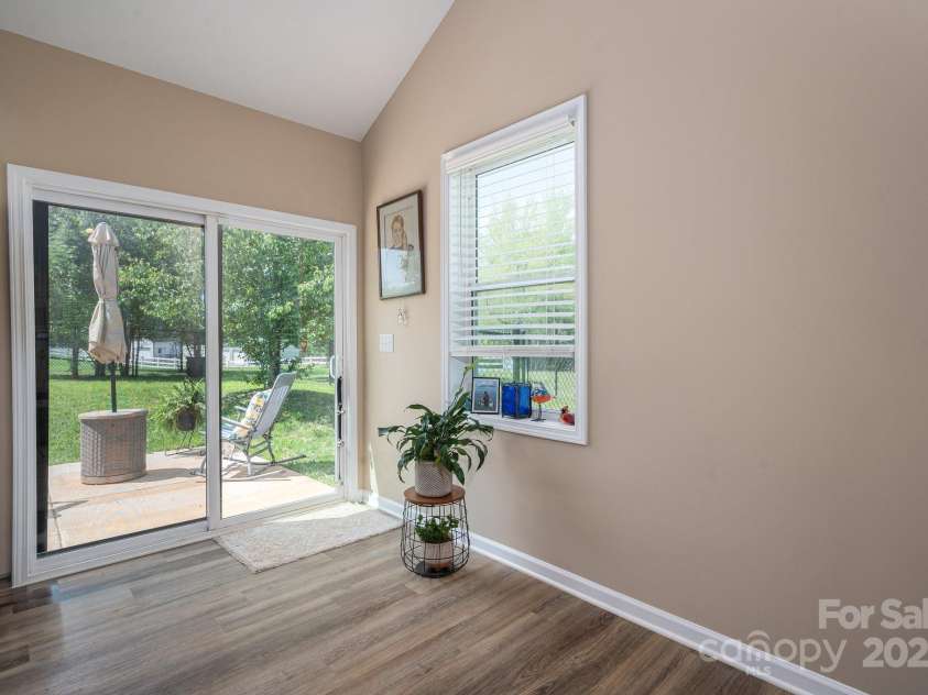 3121 Suffolk Drive, Shelby, NC 28152.  MLS# CAR4248297, YatesRealty ID 21459. 