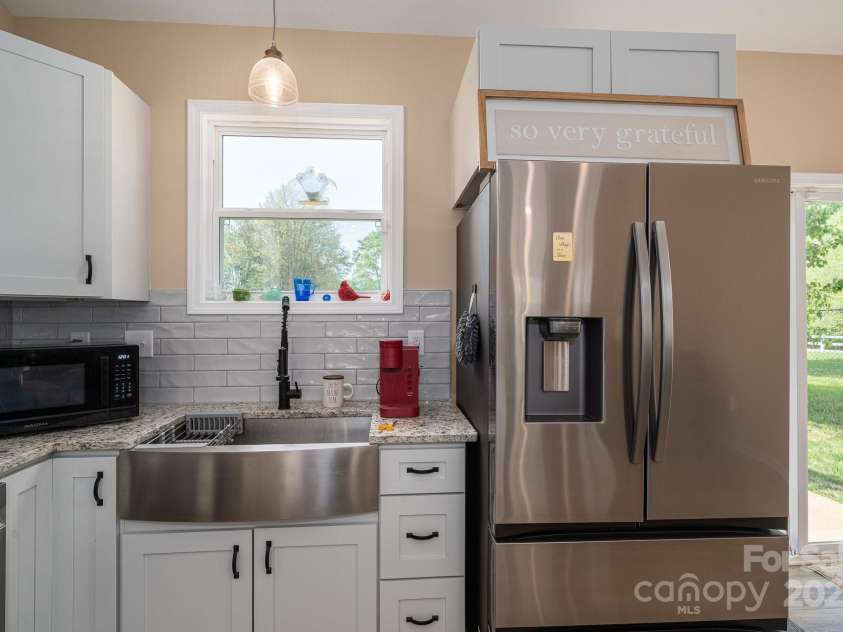 3121 Suffolk Drive, Shelby, NC 28152.  MLS# CAR4248297, YatesRealty ID 21459. 