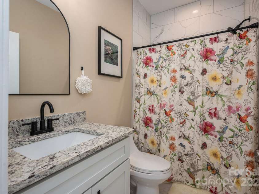 3121 Suffolk Drive, Shelby, NC 28152.  MLS# CAR4248297, YatesRealty ID 21459. 