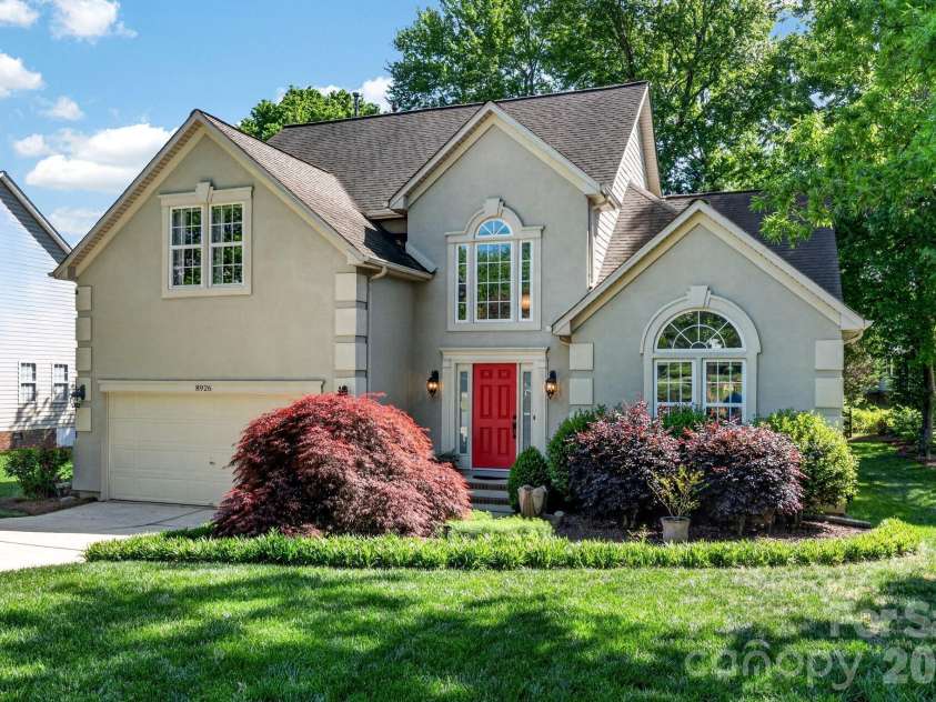 8926 Scottsboro Drive, Huntersville, NC 28078.  MLS# CAR4369784, YatesRealty ID 21459. 