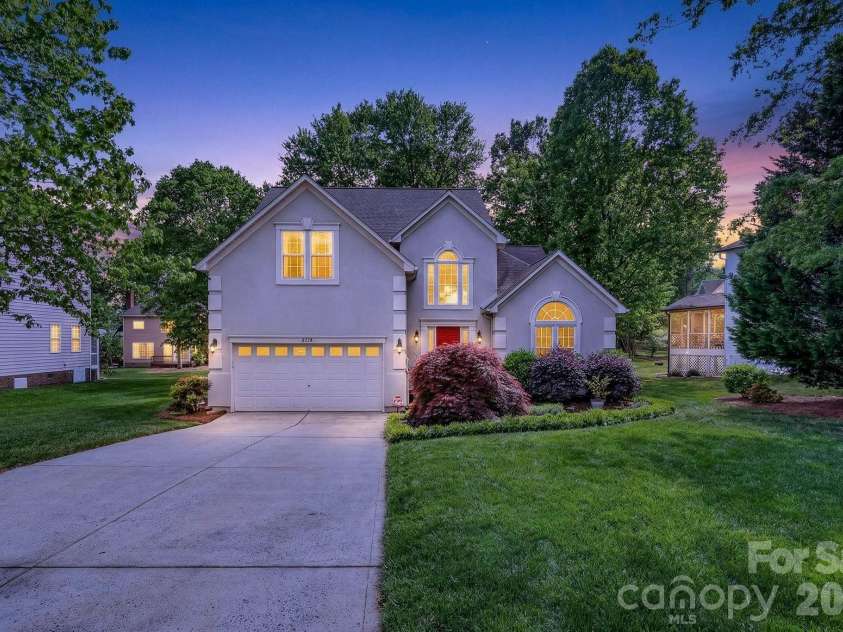 8926 Scottsboro Drive, Huntersville, NC 28078.  MLS# CAR4369784, YatesRealty ID 21459. 