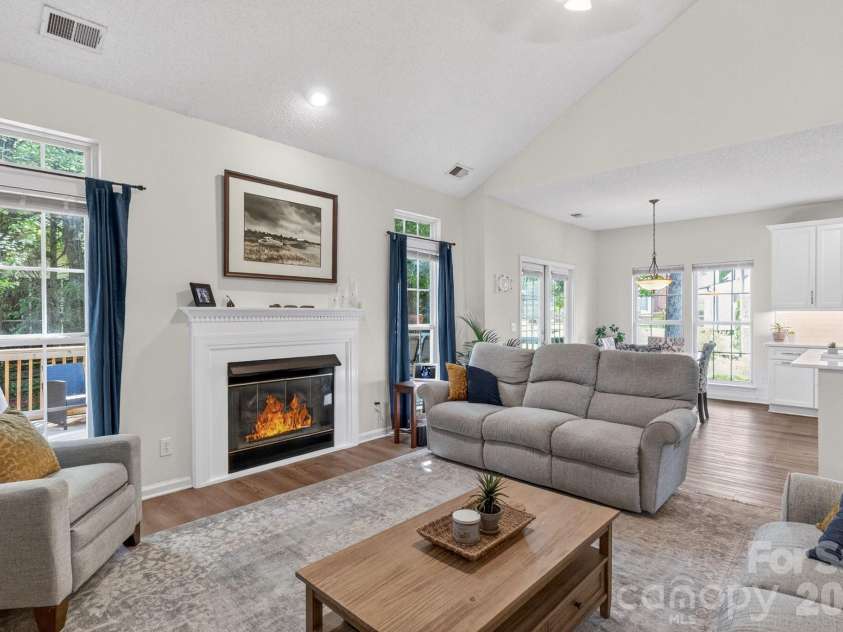 8926 Scottsboro Drive, Huntersville, NC 28078.  MLS# CAR4369784, YatesRealty ID 21459. 