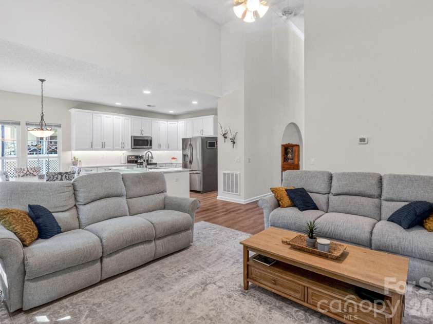 8926 Scottsboro Drive, Huntersville, NC 28078.  MLS# CAR4369784, YatesRealty ID 21459. 