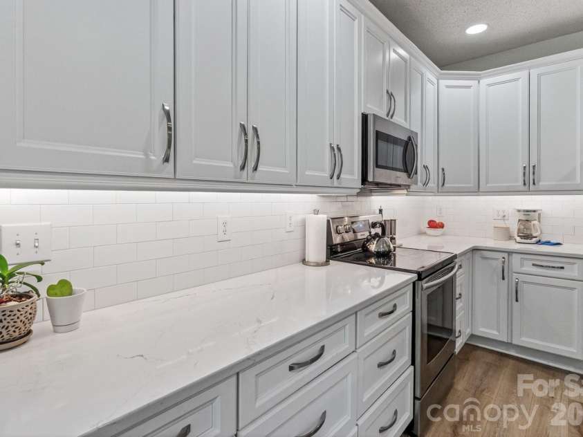 8926 Scottsboro Drive, Huntersville, NC 28078.  MLS# CAR4369784, YatesRealty ID 21459. 