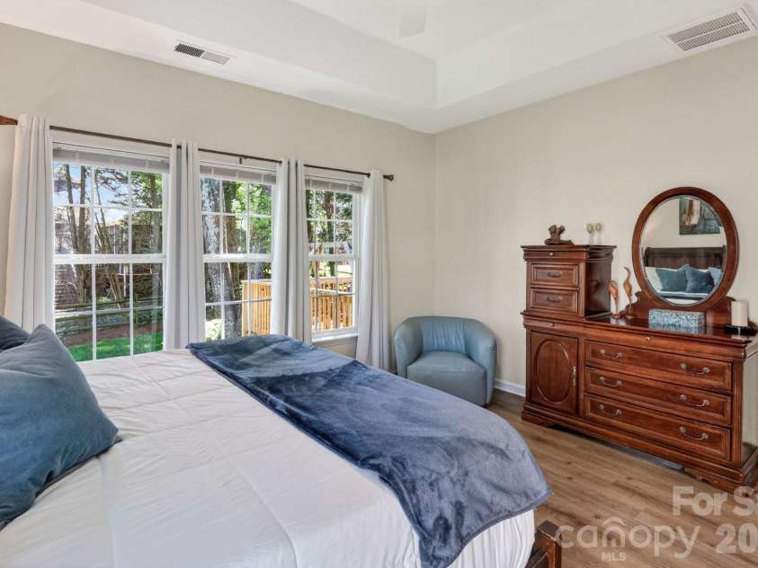 8926 Scottsboro Drive, Huntersville, NC 28078.  MLS# CAR4369784, YatesRealty ID 21459. 