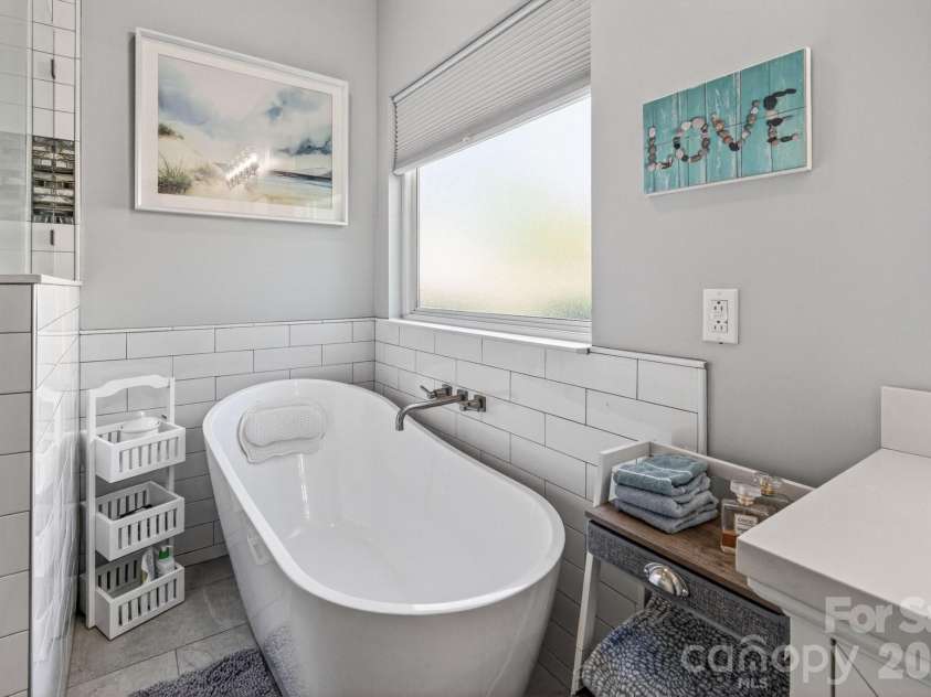 8926 Scottsboro Drive, Huntersville, NC 28078.  MLS# CAR4369784, YatesRealty ID 21459. 