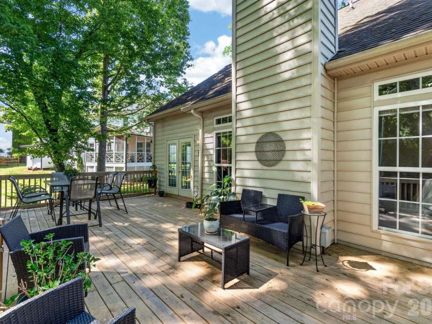 8926 Scottsboro Drive, Huntersville, NC 28078.  MLS# CAR4369784, YatesRealty ID 21459. 