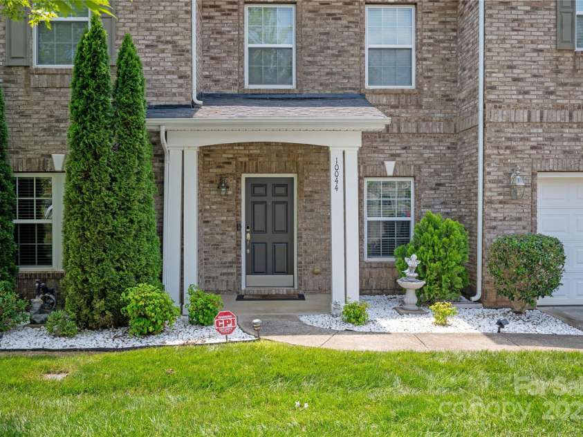 10044 Markus Drive, Mint Hill, NC 28227.  MLS# CAR4261403, YatesRealty ID 21462. 