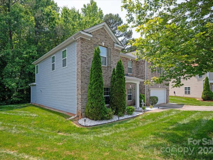 10044 Markus Drive, Mint Hill, NC 28227.  MLS# CAR4261403, YatesRealty ID 21462. 