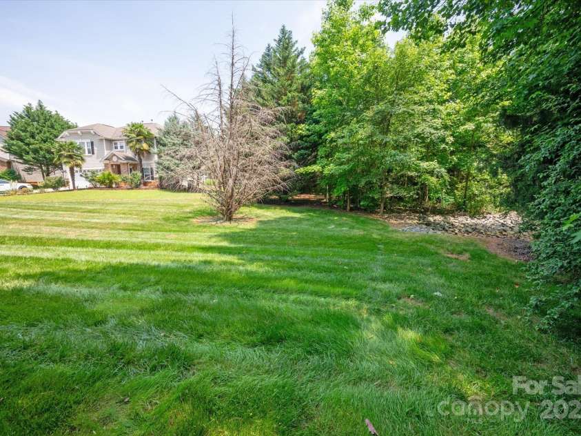 10044 Markus Drive, Mint Hill, NC 28227.  MLS# CAR4261403, YatesRealty ID 21462. 