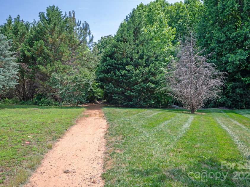 10044 Markus Drive, Mint Hill, NC 28227.  MLS# CAR4261403, YatesRealty ID 21462. 