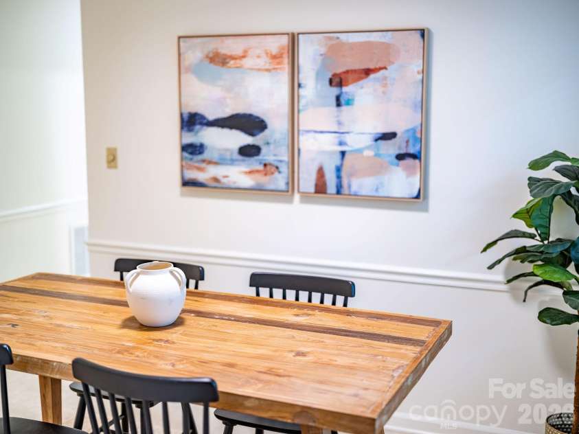 1801 Abbey Circle, Asheville, NC 28805.  MLS# CAR4347579, YatesRealty ID 21462. 