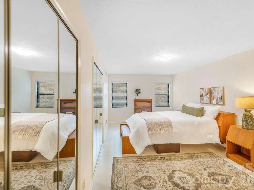 1801 Abbey Circle, Asheville, NC 28805.  MLS# CAR4347579, YatesRealty ID 21462. 