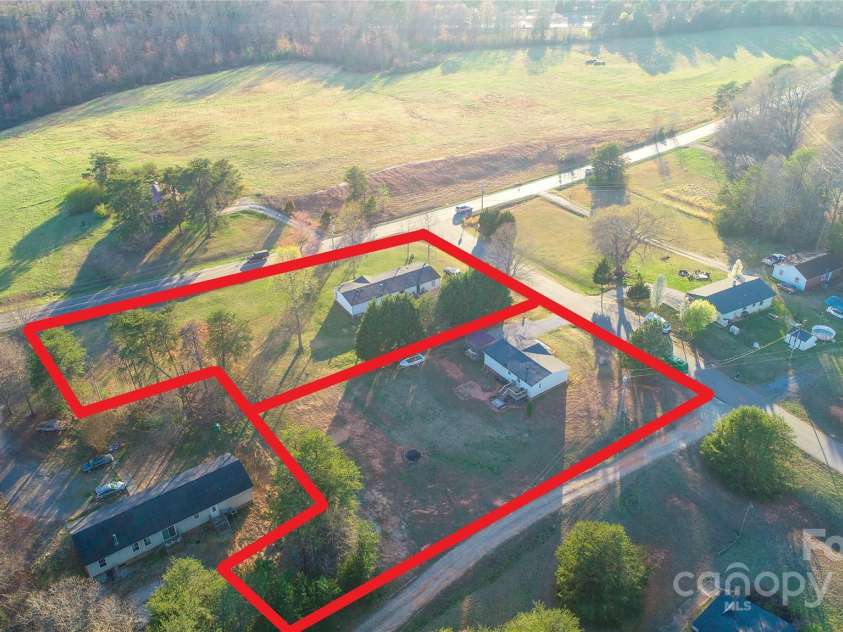 456 Cornelius Road, Mooresville, NC 28117.  MLS# CAR4267221, YatesRealty ID 21464. 