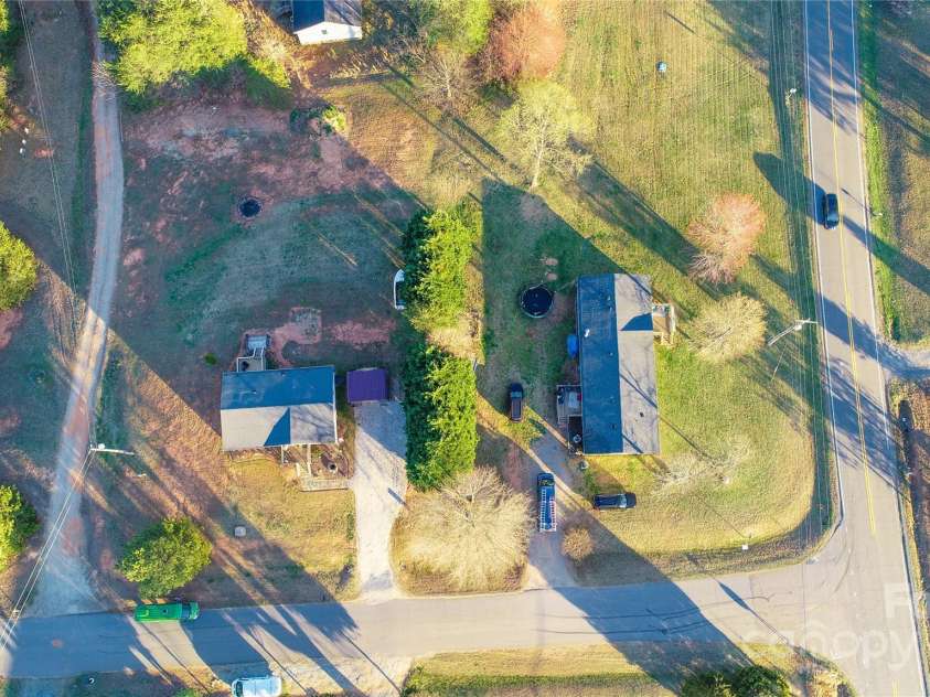 456 Cornelius Road, Mooresville, NC 28117.  MLS# CAR4267221, YatesRealty ID 21464. 