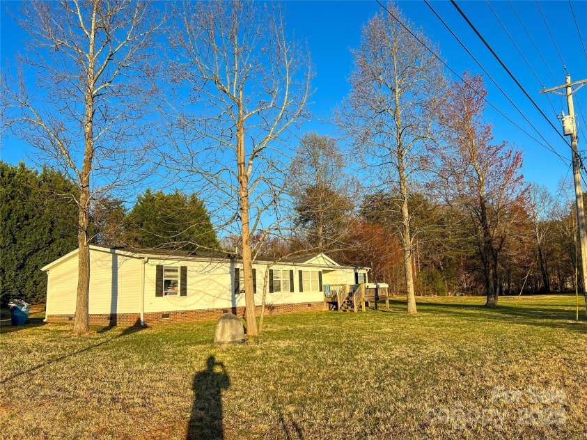 456 Cornelius Road, Mooresville, NC 28117.  MLS# CAR4267221, YatesRealty ID 21464. 