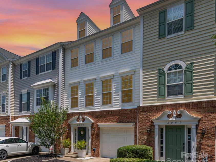 2945 Duvalla Avenue, Charlotte, NC 28209.  MLS# CAR4267594, YatesRealty ID 21465. 