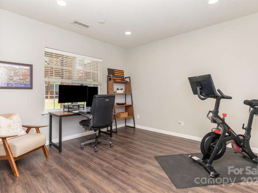 2945 Duvalla Avenue, Charlotte, NC 28209.  MLS# CAR4267594, YatesRealty ID 21465. 